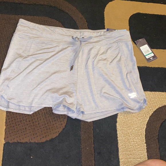 Ladies Reebok shorts - Picture 5 of 8